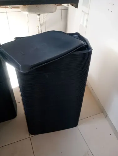Bandejas pretas para restaurante