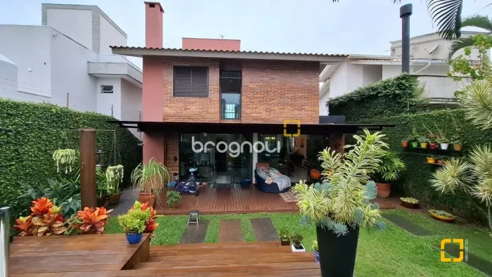 Casa residencial 3 dormitórios, 3 salas, piscina - Pedra Branca - Palhoça
