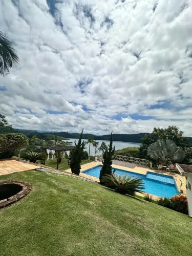 chácara pé na água.