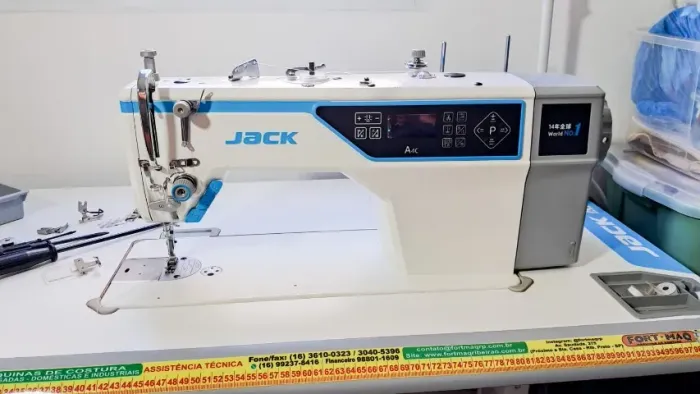 Máquina Reta Eletrônica Jack A4C Industrial Completa 220w