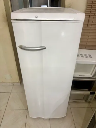 Geladeira Eletrolux, geladeira pequena , geladeira barata 