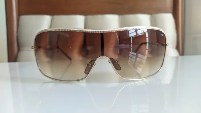 Óculos de Sol Feminino QTZ - Modelo 7500 C1-17 | Lente Degradê