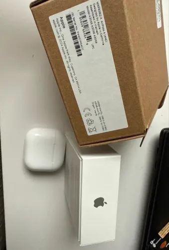 Airpods 4  25/26 com cancelamento de ruído 