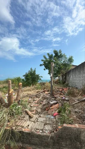 Terreno 10x40 de frente à praia