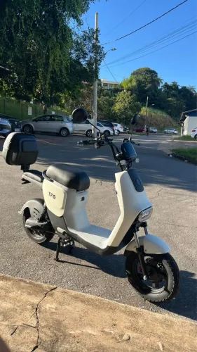 Scooter elétrica TFG, usada poucas vezes 