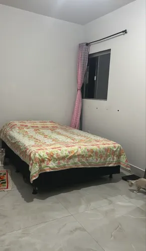 Cama casal box barata pra sair logo