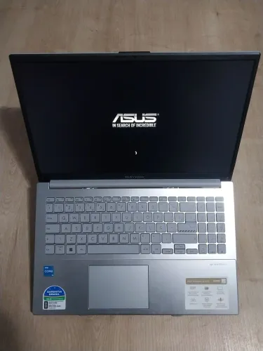 Asus Vivobook E1504G | CORE I3 | 4GB DDR5 | 256GB NVME | W11 + OFFICE