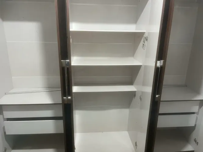 Vende se guarda roupa de casal