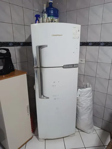 Vendo ou troco geladeira brastemp com avarias