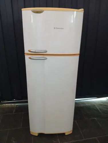 Vendo geladeira pra conserto