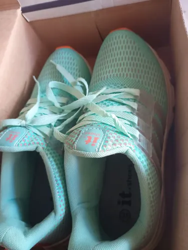 Vendo tênis comprei mais nunca usei 