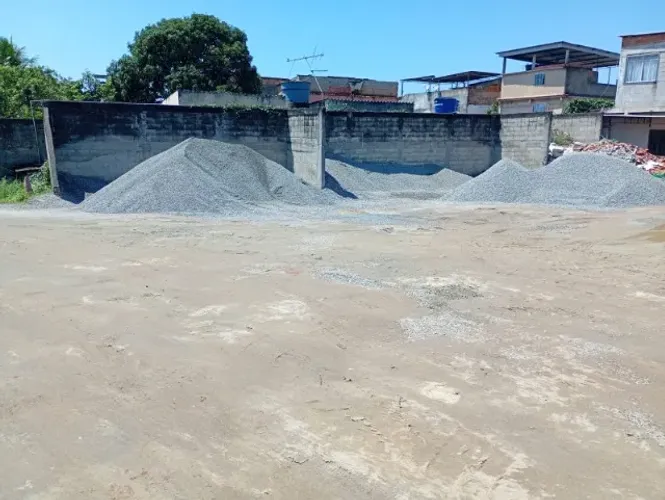 Vende-se excelente terreno em Éden.
