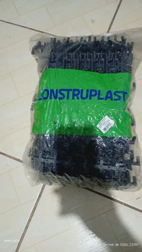 Espaçadores e niveladores de pisos.