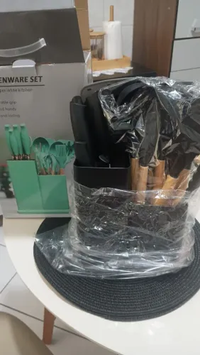 jogo utensílios silicone 19 pecas disponível somente na cor preta