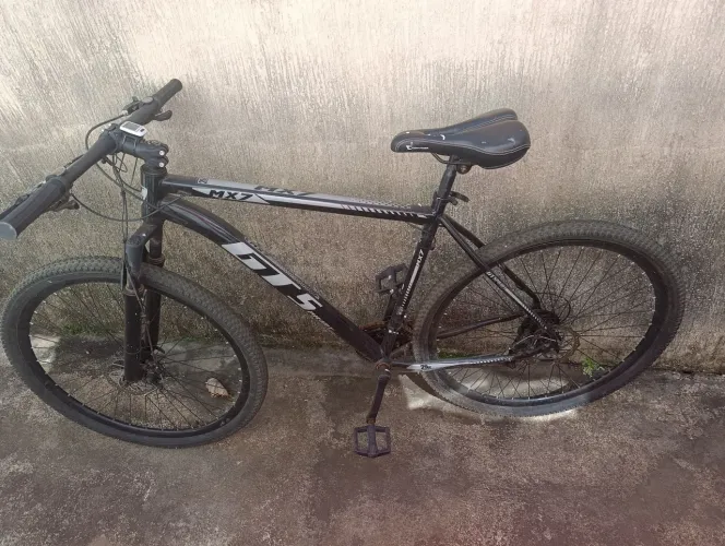 Bike GTS, aro 29, freio a disco, quadro de alumínio