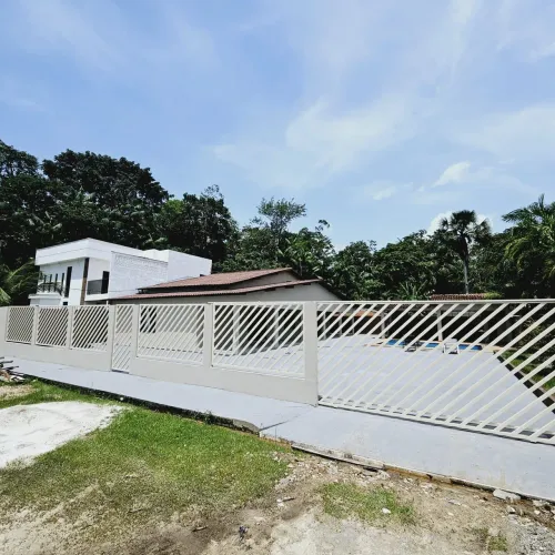 CASA DE PRAIA EM CONDOMÍNIO FECHADO | 5 SUÍTES | ACOMODA 25 PESSOAS | PISCINA