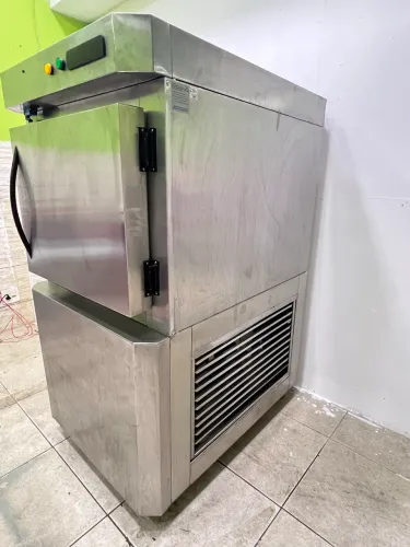 ULTRA CONGELADOR COMERCIAL EM INOX - EXCELENTE ESTADO