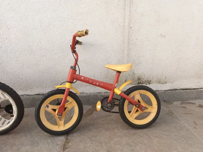 Vendo Bicicletas infantis, em excelente estado de conservação.