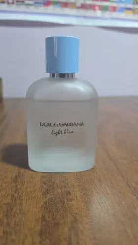 Perfume italiano Dolce e Gabanna Light blue pour home edt.