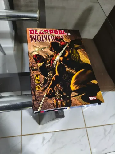 Deadpool vs Wolverine