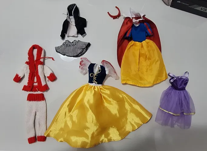 Lote roupas Barbie