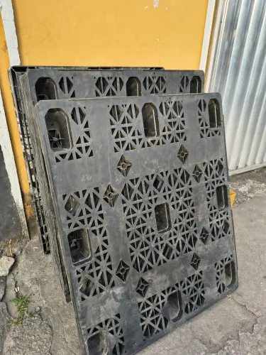 Palet de plástico resistente