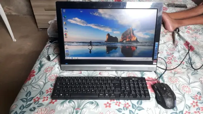 PC All In One AOC V20 19",5 Celeron ssd 128GB 4GB ( Revisado )