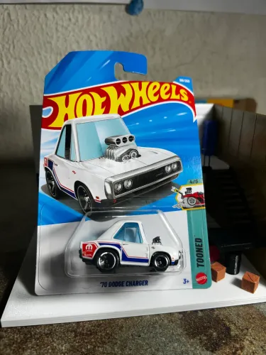 Hot Wheels tooned Dodge Charge lote j 2026