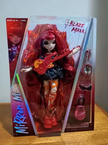 Boneca Mirror Mi Blaze e Akiko Lacradas