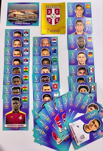 Lote de 38 Figurinhas Copa do mundo de 2022 (37 normais + 1 brilhante)