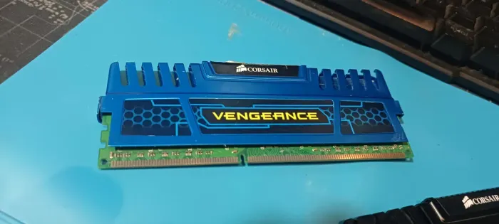 Memória RAM DDR3 DESKTOP 4X4GB CORSAIR VENGEANCE