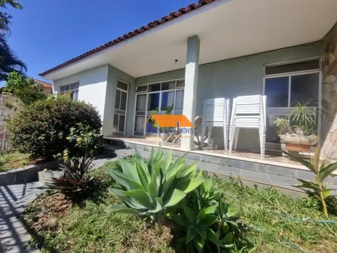 casa de 4 quartos, bairro Santa Amelia em Belo Horizonte