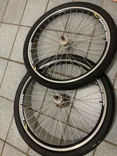 Aro de bicicleta 26 semi-novo completo com pneu e câmara de ar
