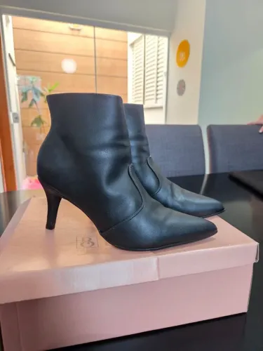 Bota cano médio Bebecê