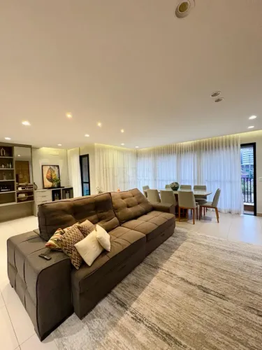 Apartamento à venda no edifício Residencial Mirah em Bauru-SP.