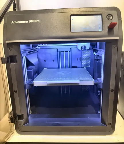 Impressora 3D Flashforge Adventurer 5M Pro - só 2h de uso, seminova