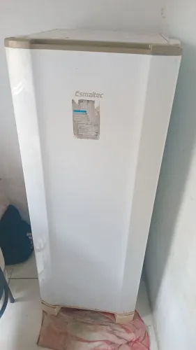 Geladeira Esmaltec / Modelo ROC 31