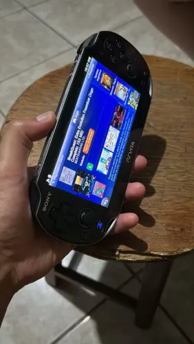 Ps Vita slim 4GB com case original
