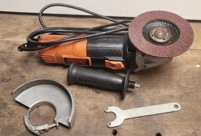 Esmerilhadeira Black & Decker original completa potente