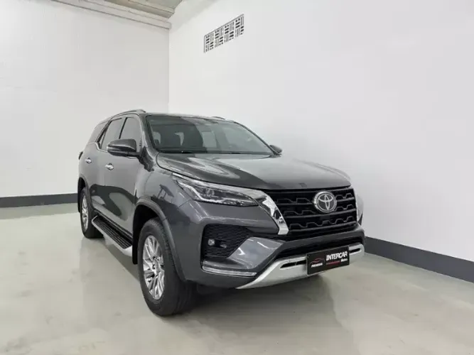 Toyota Hilux SW4 SRX 4X4 2.8 TDI 16V Dies. Aut. 2021