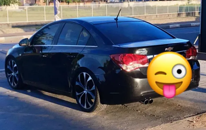 Vendo aro 25 × 105 com dois pneus apenas novos