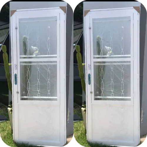 Porta Social aço branco 2.15x85 Vitralfer com vidro e grade