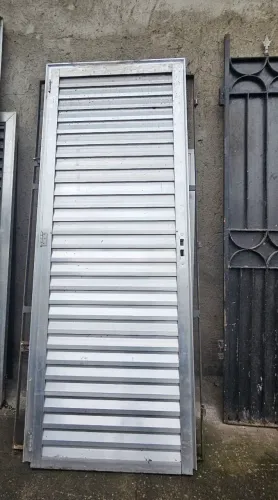 Porta alumínio