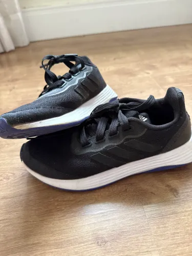 Tênis adidas infantil