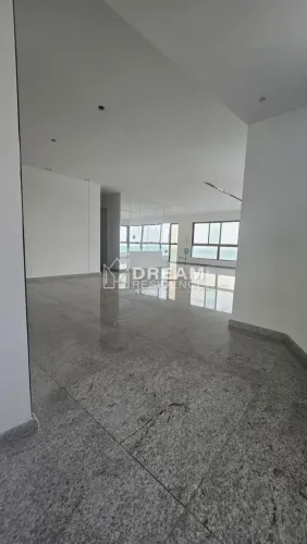 (Foco em Espaço e Varanda): Apartamento Amplo em Boa Viagem | 144m²  Varanda  4 Qts (2 Suí