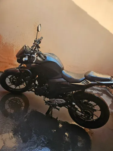 FZ25 2024