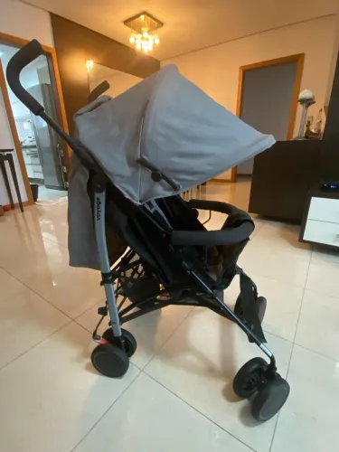 Carrinho de Bebê Voyage Park Cinza - Pouco Usado e Conservado