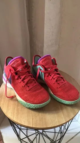 LeBron NXXT tamanho 41