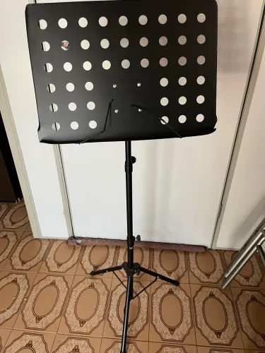 Pedestal para partituras - Usado