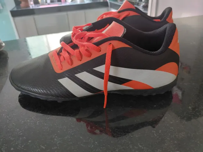 Vendo chuteira Adidas Predador